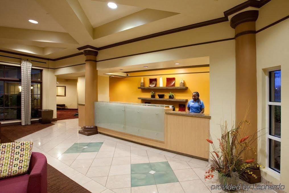 La Quinta By Wyndham Alexandria Airport Hotell Eksteriør bilde